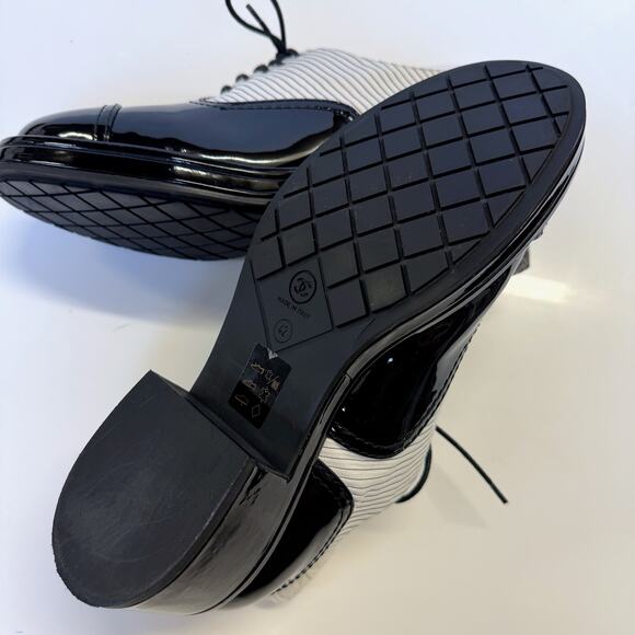 🪄100% Auth CHANEL Chunky Black Patent Pinstripe Lace Up Oxford Shoes sz 42 12 - Picture 11 of 14